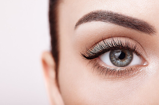 Classic Eyelash Extensions salon toujours belle in Montreal